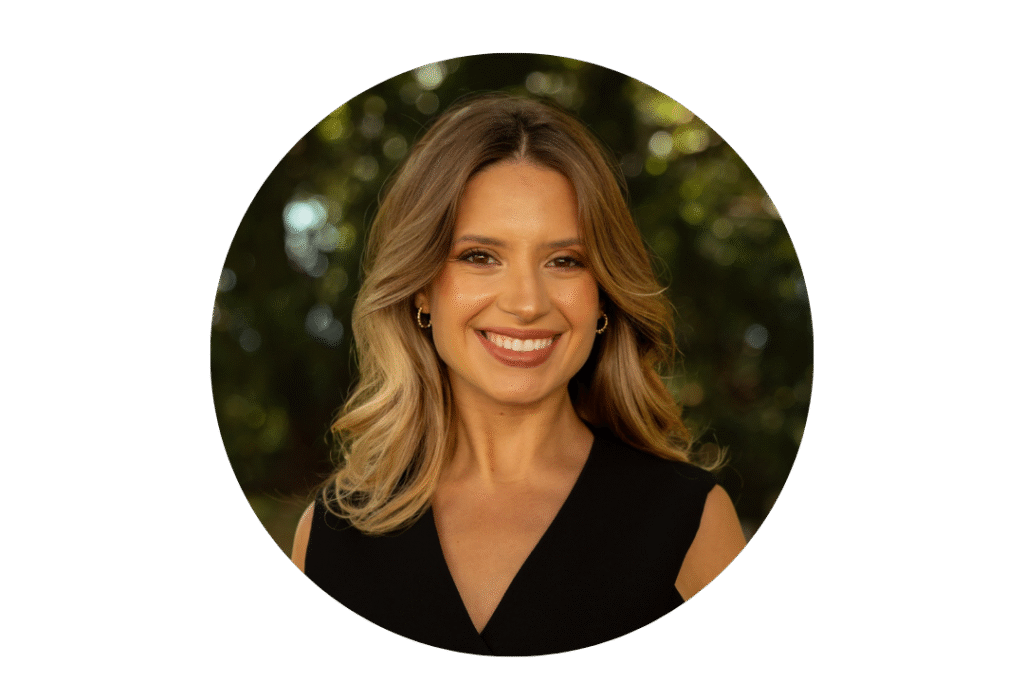 Je m'appelle Laura XAVIER, photographe et vidéaste en France et à l'étranger.