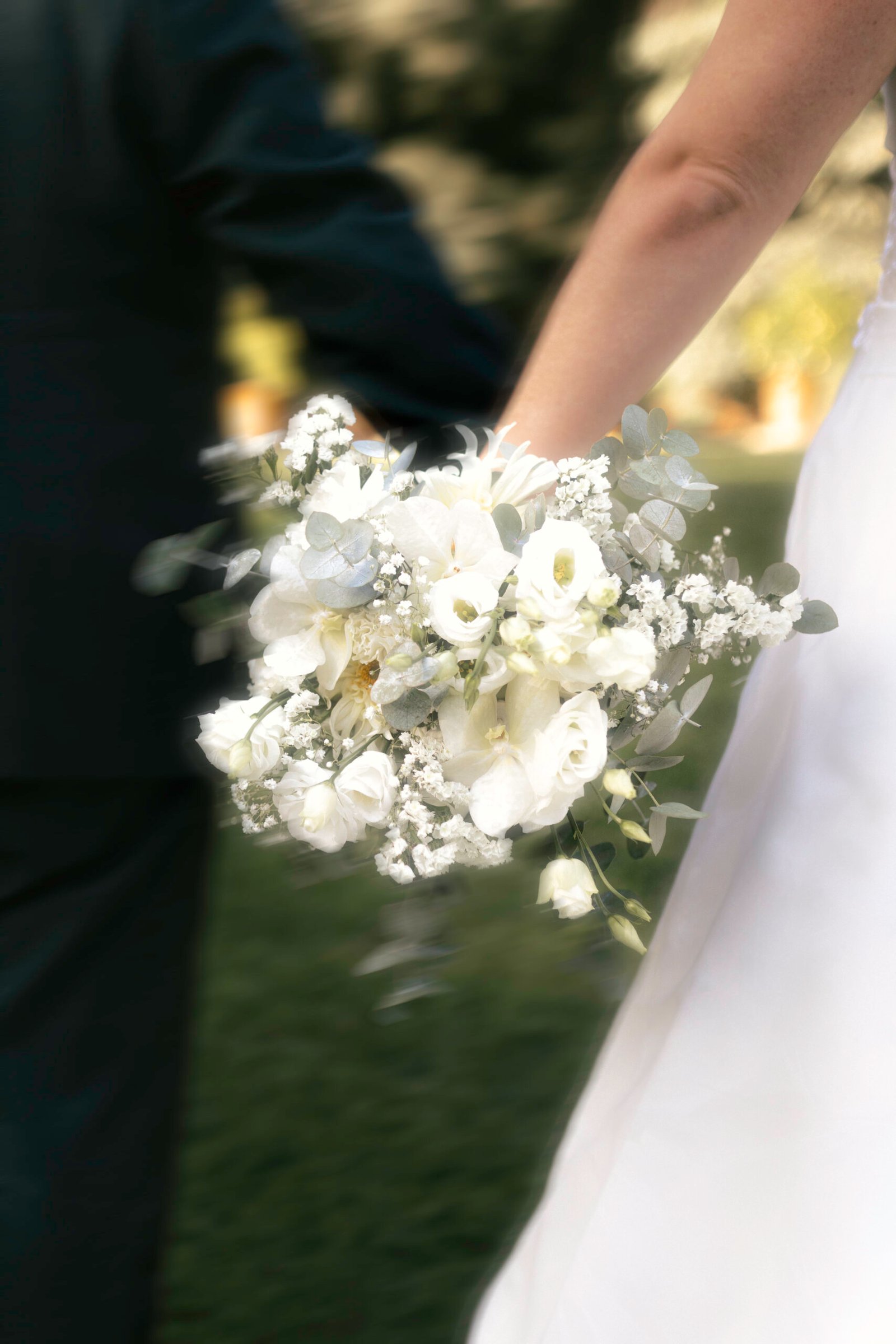ADELINE-1 Photo de mariage en Ardèche, détail du bouquet de la mariée